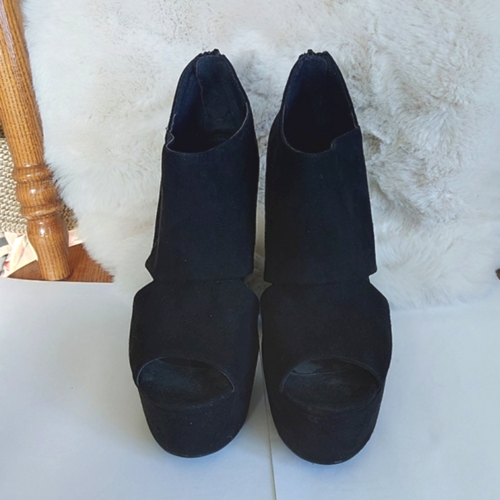 6″ black suede Charlotte Russe Jubilo heels - Picture 5 of 10